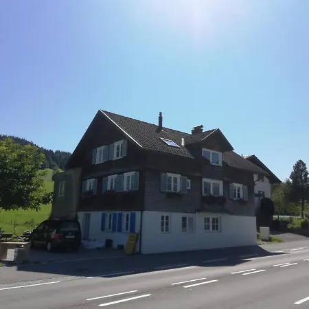 Gemütliche Wohnung in Einfamilienhaus Alberschwende Exterior foto