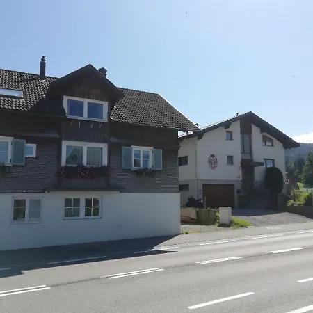 Gemütliche Wohnung in Einfamilienhaus Alberschwende Exterior foto
